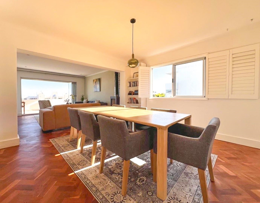 2 Bedroom Property for Sale in Sea Point Western Cape